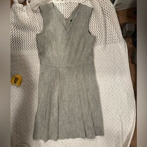 Theory Sun Dress Size 8 Pin
Stripes Gray V Neck Sleeveless